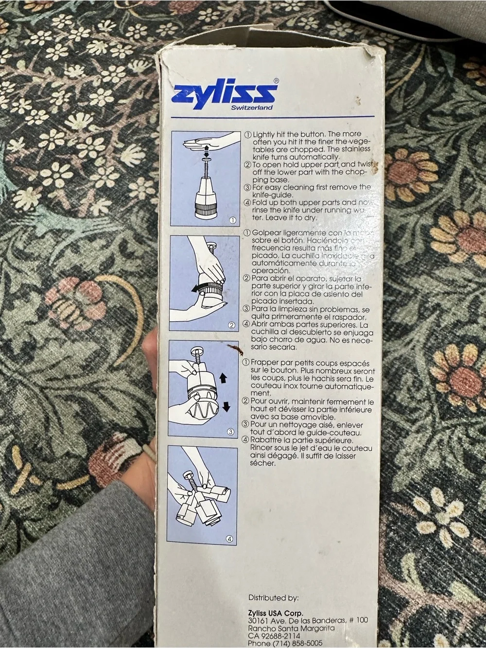 Zyliss White Manual Food Chopper - Compact Kitchen Tool
